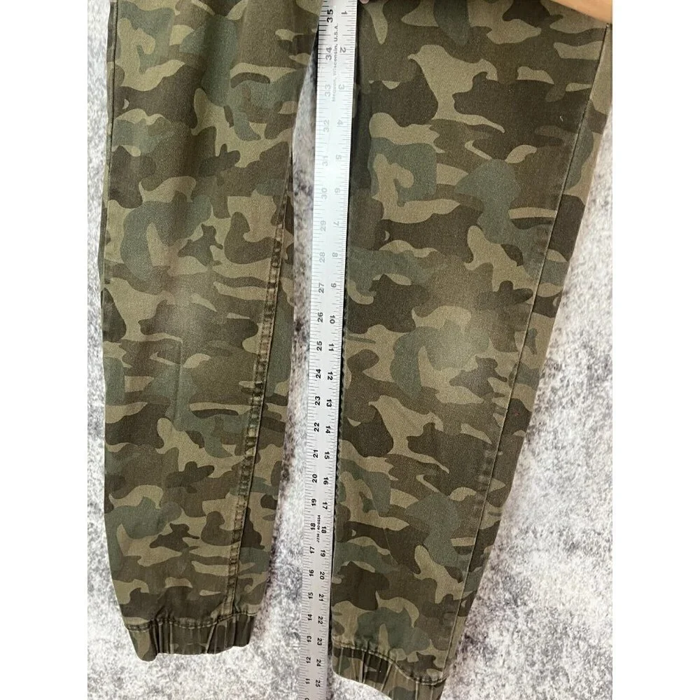 Levis levis green